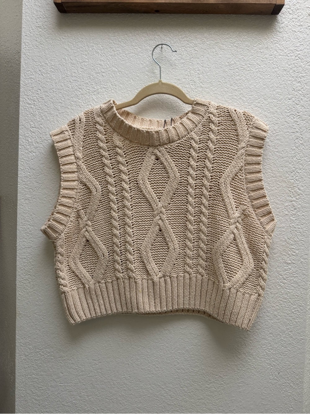Princess Polly Cream Cable Knit Cropped Sweater Vest - Picture 6 of 15
